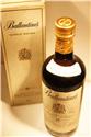 圖22 BALLANTINE'D AGED 30 YEARS 特寫照.