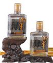 行軍酒 产品分类：金门高粱酒普饮系列 价格：¥258.00 容量：200mL*2 酒精度： 53度 产品特色：两瓶装。设计采用方形菱角之玻璃瓶造型，藉以凸显金门高粱酒刚冽形象，并搭配金