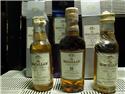 中間18年曼妙瓶,兩邊FINE OAK10年圓瓶