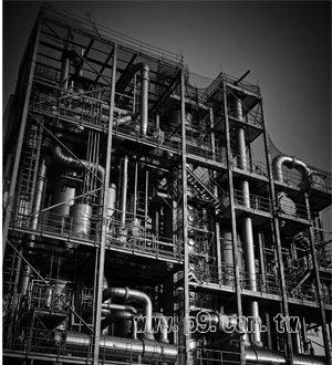 Girvan格文酒廠柱式蒸餾器_1.jpg