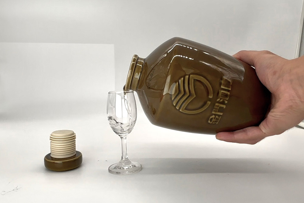20260819_黑金龍窖藏金門高粱酒_2.jpg