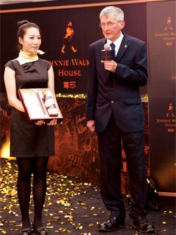 Johnnie-Walker_0601_2.jpg