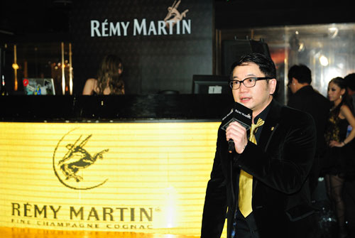 Gold-Party_1221_1.jpg