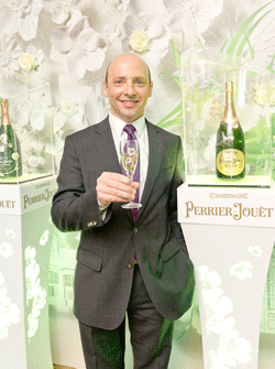 Perrier-Joue_0405_4.gif