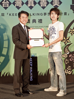 Walking_0419_1.gif