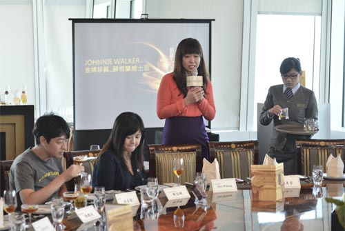 Johnnie-Walker_0817_2.jpg