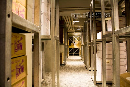 The-Warehouse_0121_2.jpg
