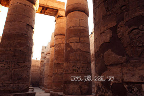 Luxor_0225_1.jpg