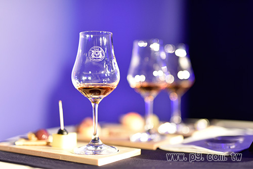 martell_4.jpg