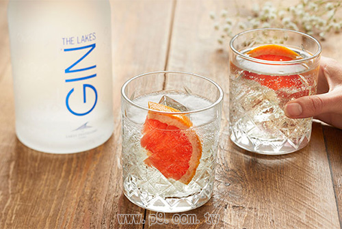 Lakes-Gin_20181220_1.jpg