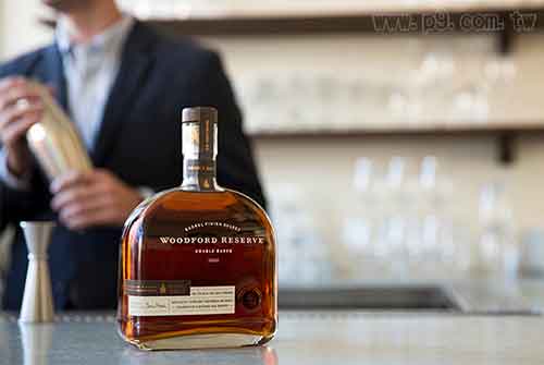 Woodford-Reserve-Double-Oaked_0626_2.jpg
