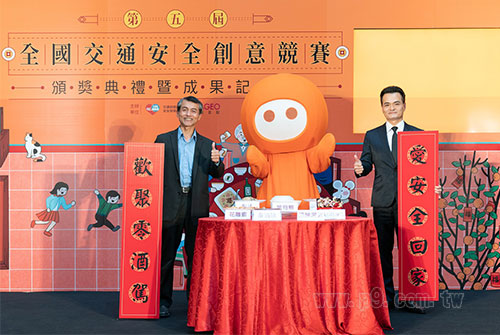 Red-envelope_0122_2.jpg