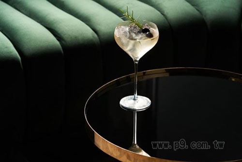US-Gin-A_0713_2.jpg