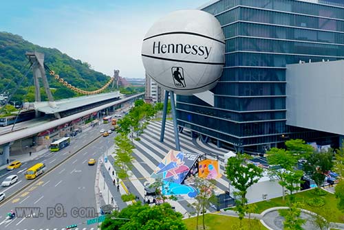 0515_henessy_1.jpg