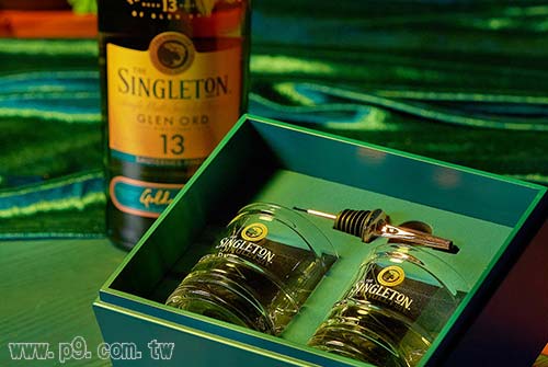 0911_TheSingleton_1.jpg