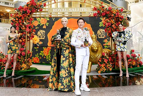 1102_royal_1.jpg