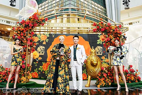 1102_royal_4.jpg