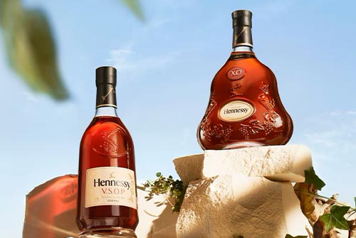 0513_HENNESSY_1.jpg