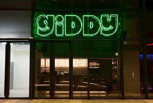 0901_GIDDY_4.jpg