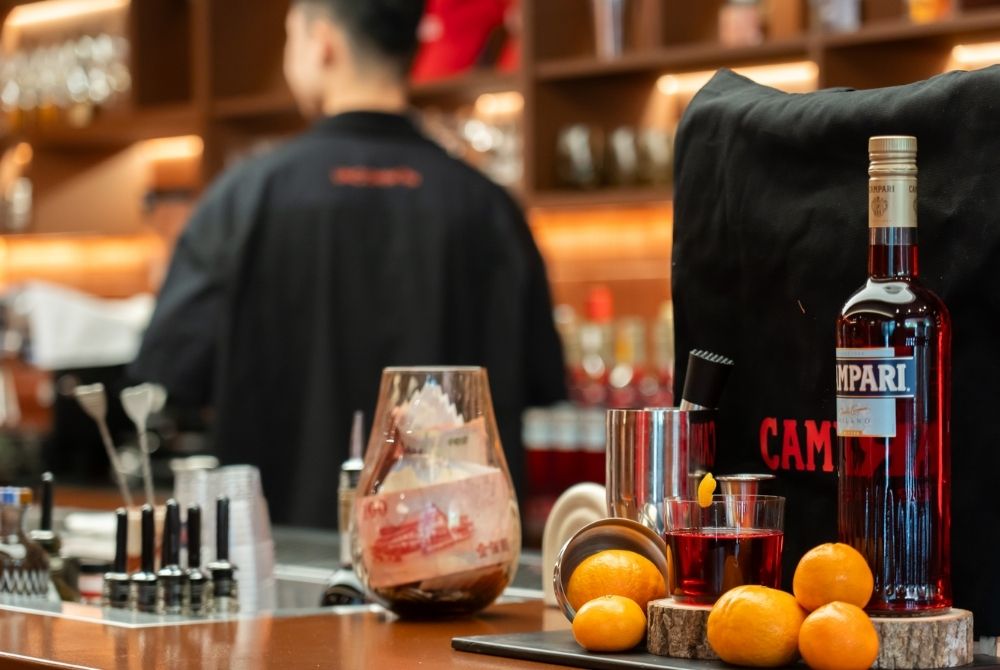 1013_第14屆Negroni Week引爆全台紅色旋風！ 119家酒吧響應公益3.jpg