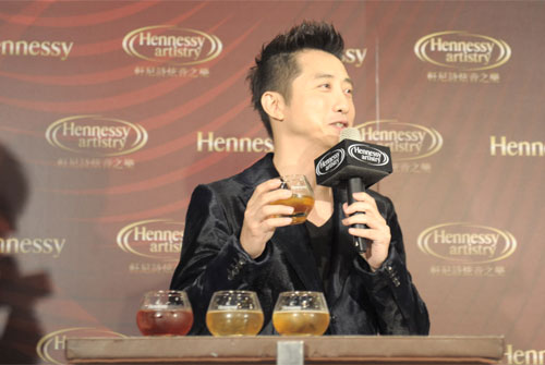 Hennessy_0929_4.jpg