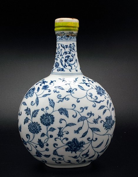 公賣局仿故宮-77年開國-青花四季花卉大扁壺:::P9品酒網:::