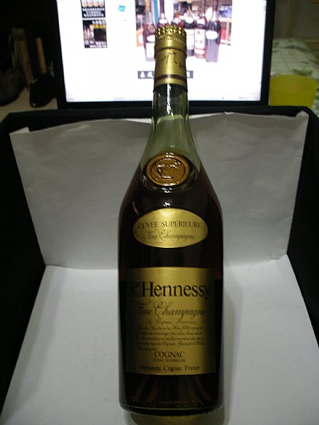 少見的一隻Hennessy CUVEE SUPERIEURE Fine Champagne www.P9.com.tw