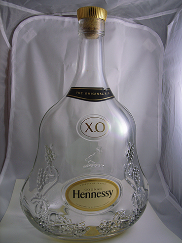 跑空瓶三隻REMY MARTIN XO , HENNESSY 3公升空瓶無盒. CHAEAU-PAULET