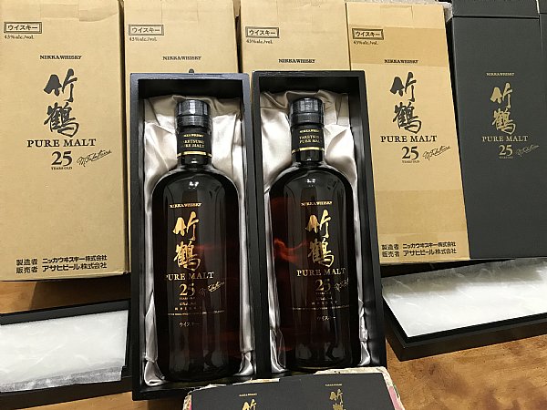 竹鶴25年【ニッカウヰスキー】ダンボール含む ニッカ ウイスキー 竹鶴25年【ニッカウヰスキー】ダンボール含む ニッカ ウイスキー