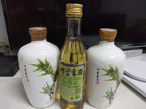1998年竹葉青，千日醇，2010金剛酒，0.6瓷瓶金高，精釀陳紹:::P9