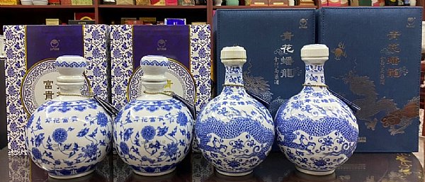 青花富貴+青花蟠龍www.P9.com.tw :::品酒網::: 各式威士忌推薦、葡萄酒