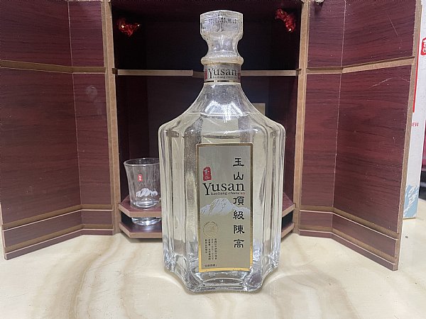 分享玉山頂級陳高木盒版:::P9品酒網:::