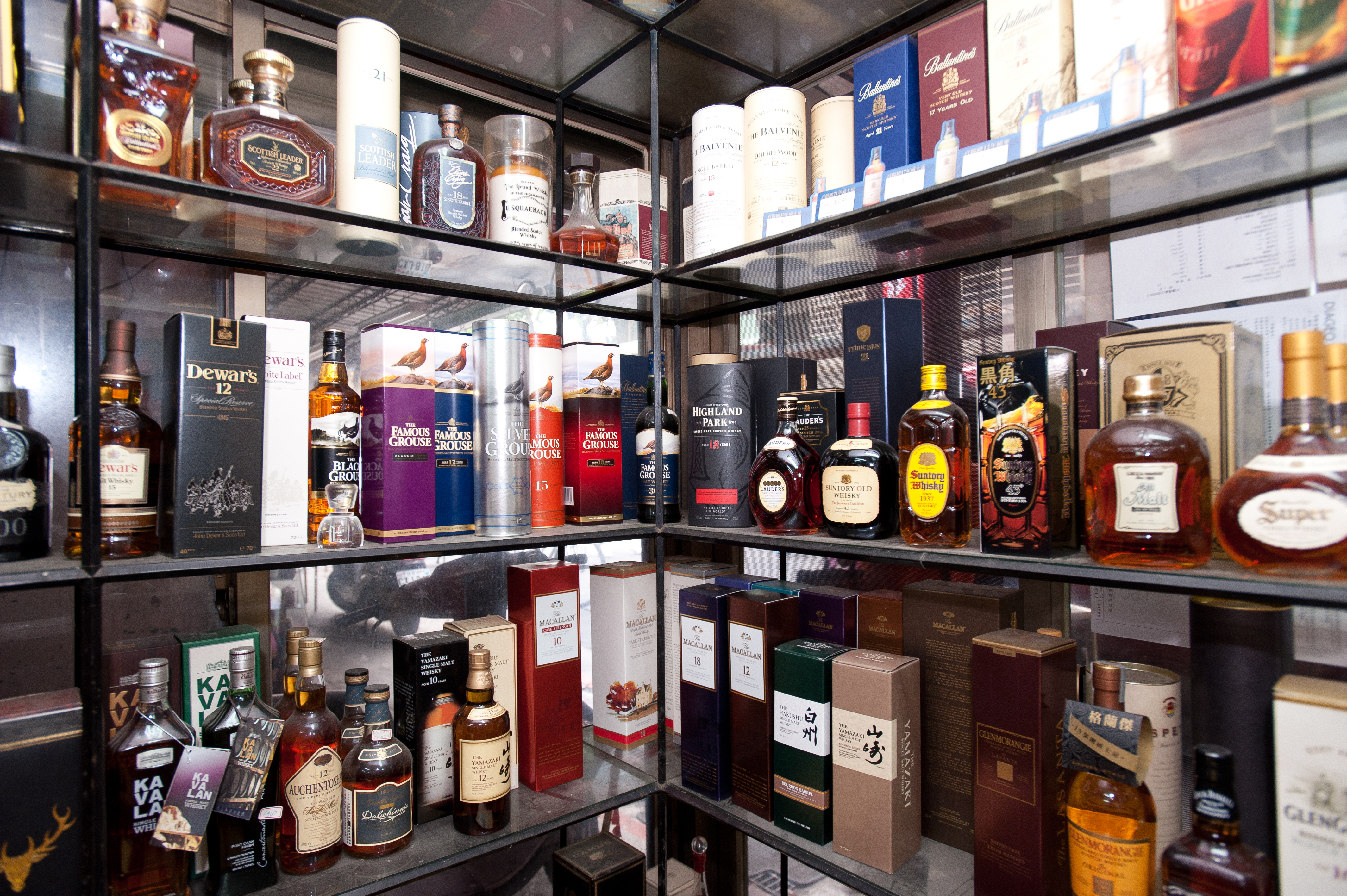小六菸酒 店內照片